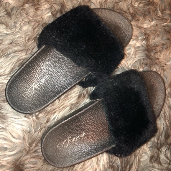 Fuzzy black slides - Picture 2 of 4